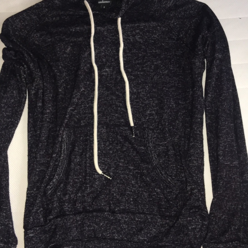SUPER SOFT  thin black sweater